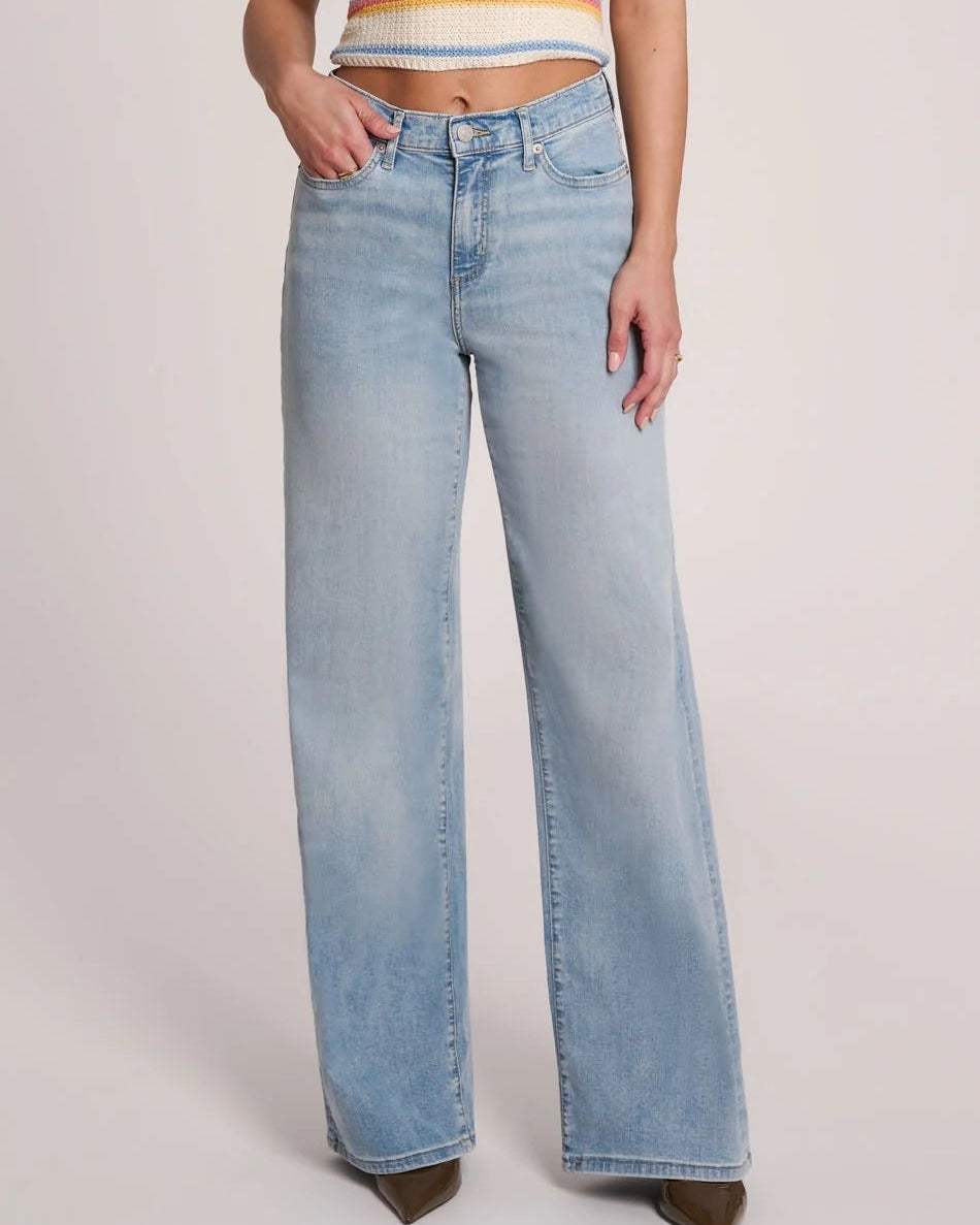 Women's Light Wash Wide Leg Highwaist Jean