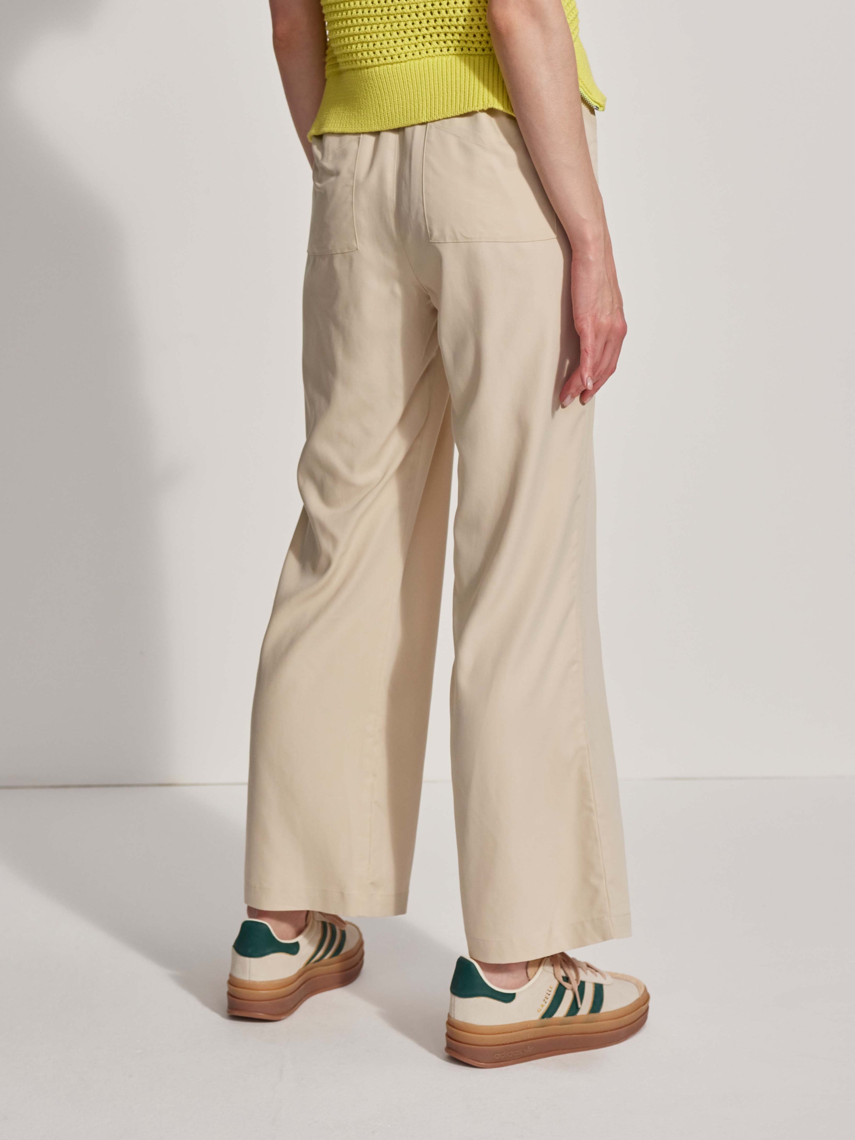 Varley Driggs Oyster Nylosn Loose Pant